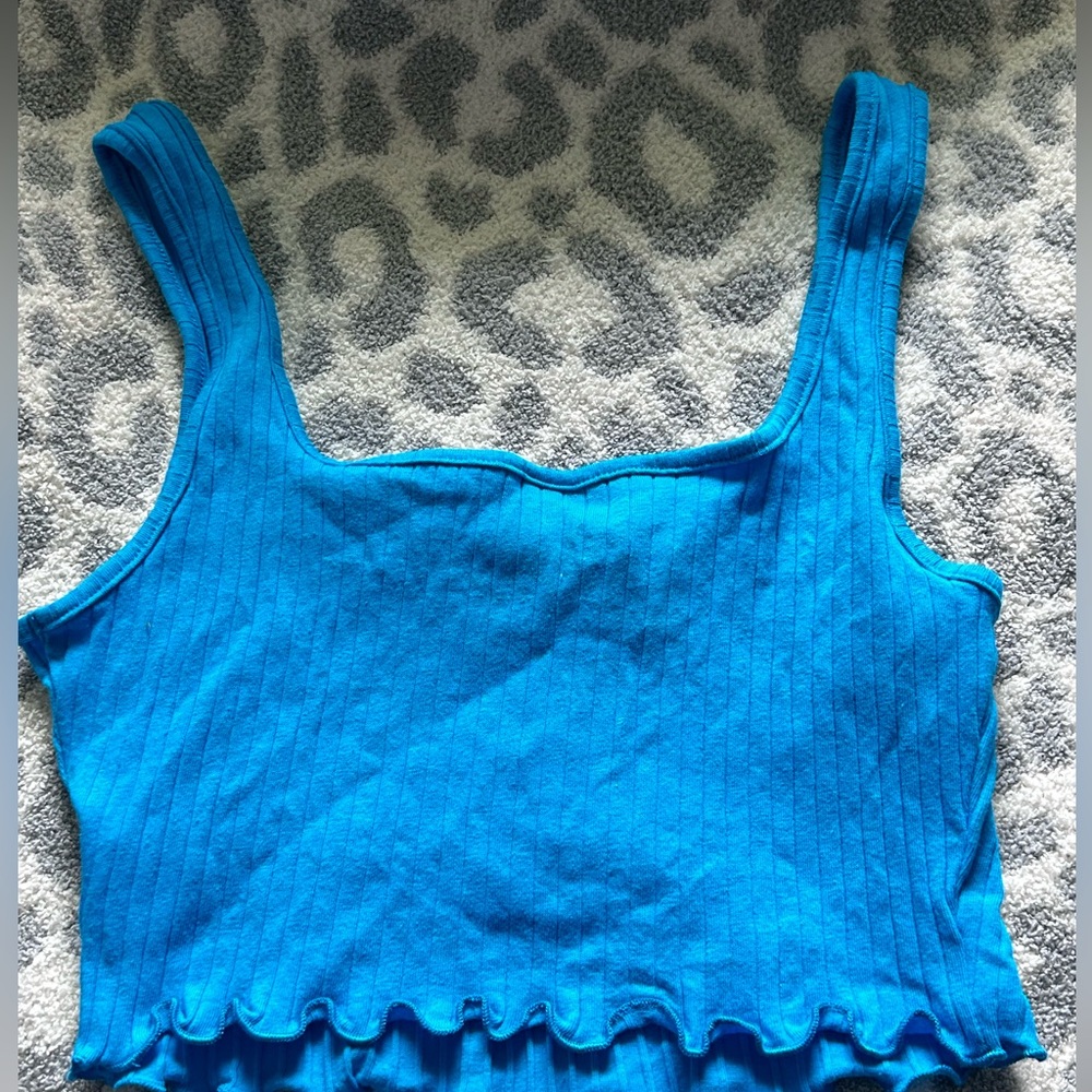 Cropped Tank - Picture 3 of 3